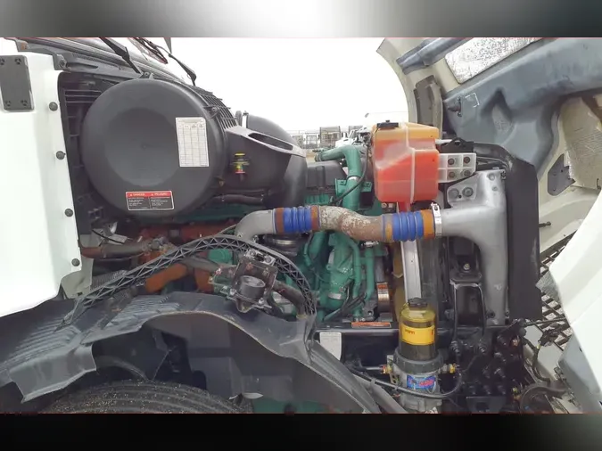 2016 VOLVO VNL42TRACTOR