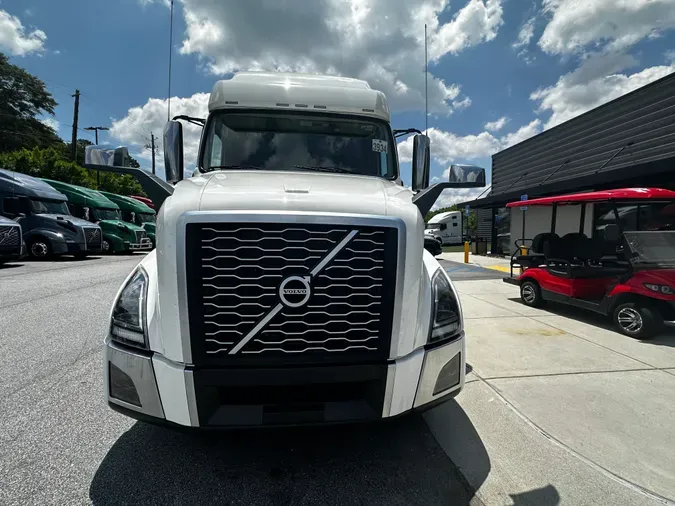 2022 Volvo VNL64T760