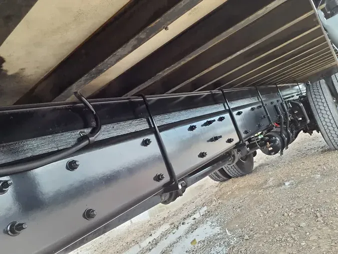 2019 FREIGHTLINER M2 106
