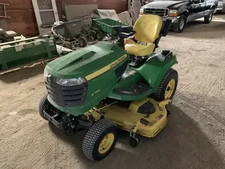 2017 John Deere X754