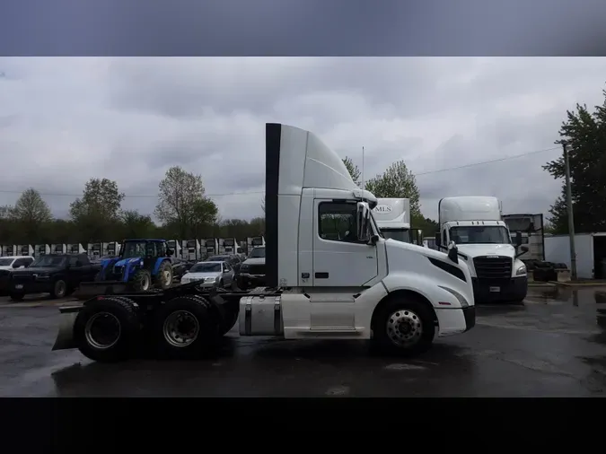 2019 Volvo VNL300