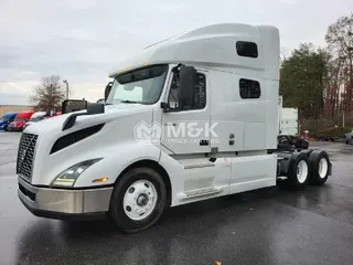 2020 VOLVO VNL64T760