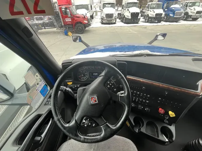 2022 International LT625