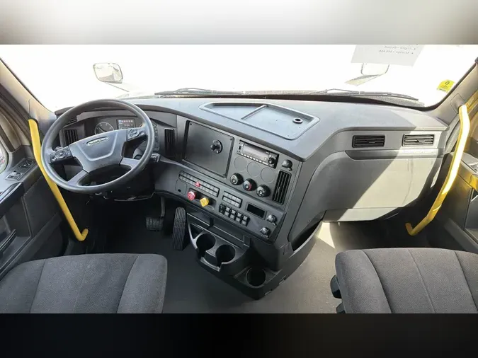 2025 Freightliner Cascadia 1267900f4ac186938419597c63477af55e6