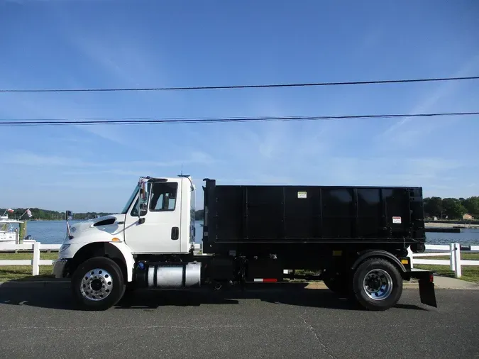 2016 INTERNATIONAL 4300