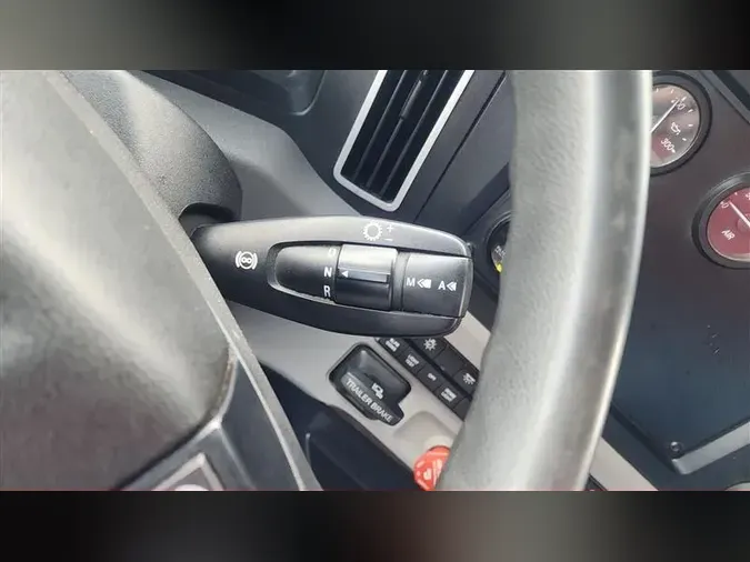 2019 FREIGHTLINER CA126