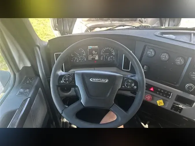 2019 FREIGHTLINER CA126