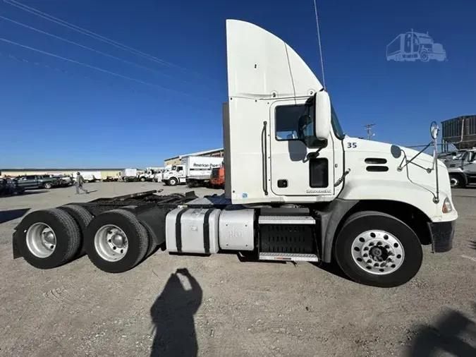 2017 MACK PINNACLE CXU613