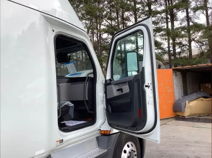 2021 Freightliner Cascadia