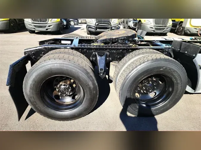 2019 INTERNATIONAL RH613