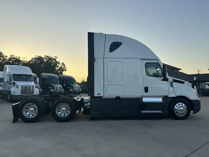 2022 Freightliner Cascadia