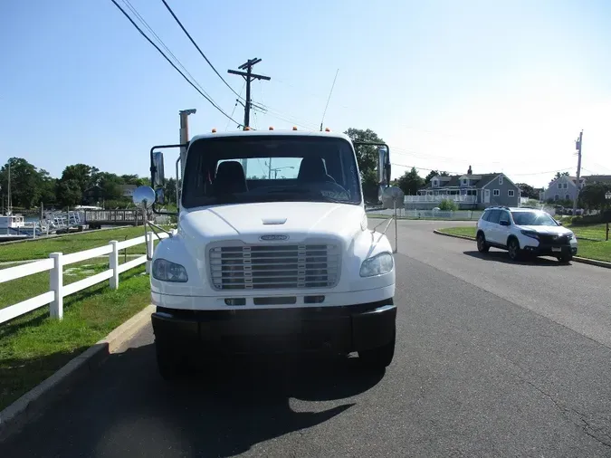 2016 FREIGHTLINER M2