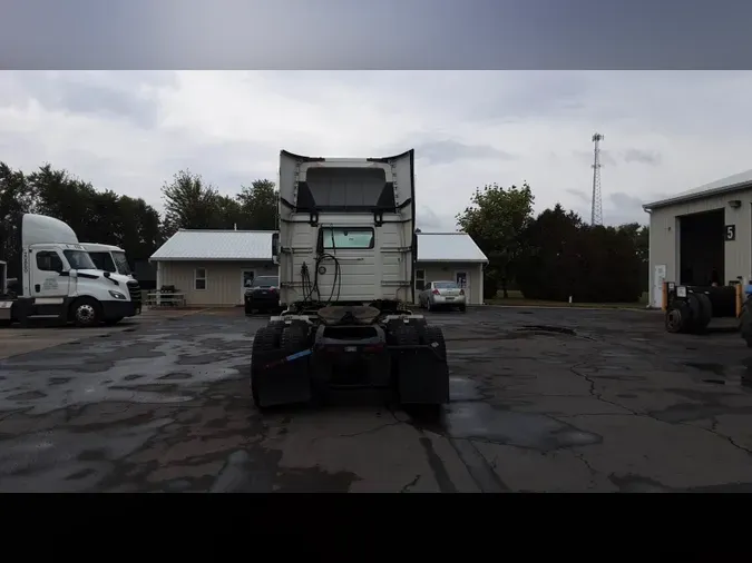 2019 Volvo VNL300