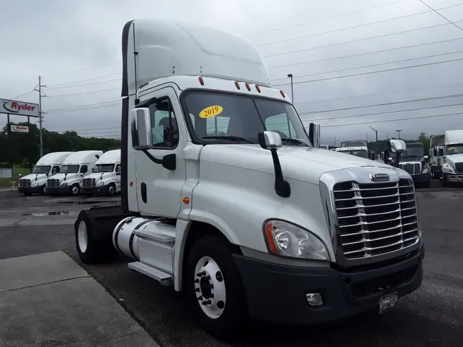 2019 FREIGHTLINER/MERCEDES CASCADIA 125