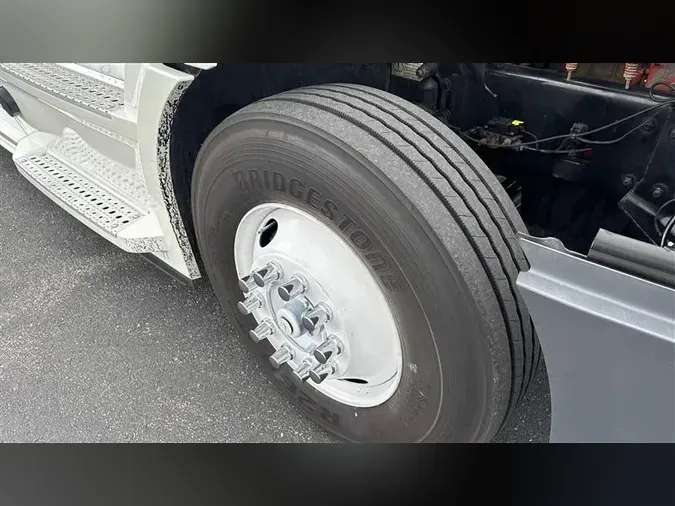 2020 FREIGHTLINER CA126