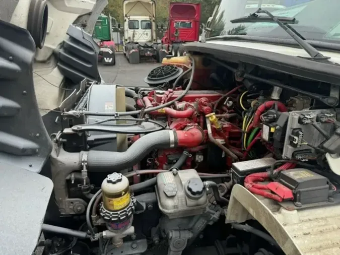 2019 FREIGHTLINER/MERCEDES M2 106