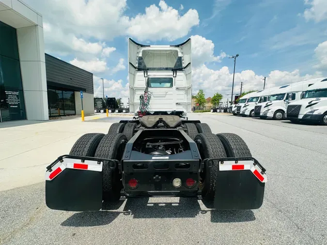2018 Volvo VNL64T300
