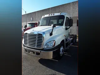 2016 FREIGHTLINER/MERCEDES CASCADIA 125