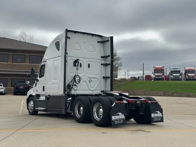 2022 FREIGHTLINER Cascadia 12679184f4d30b6b6afd99d52ca60454d44