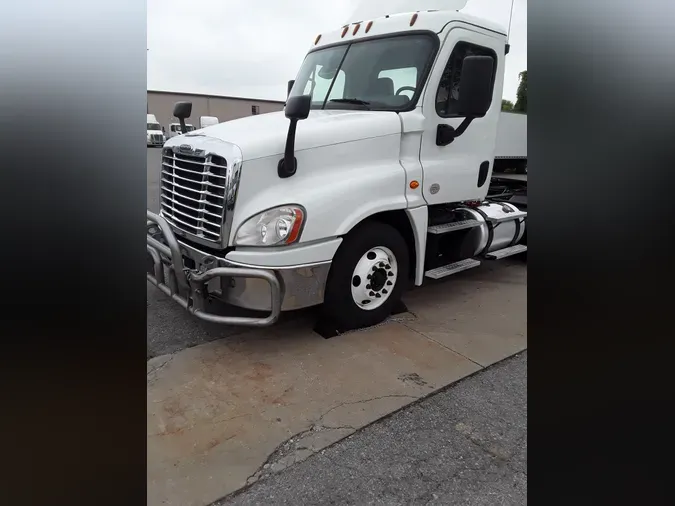 2019 FREIGHTLINER/MERCEDES CASCADIA 125791a2c5489b7aaf5ea3b00c70ffe218e