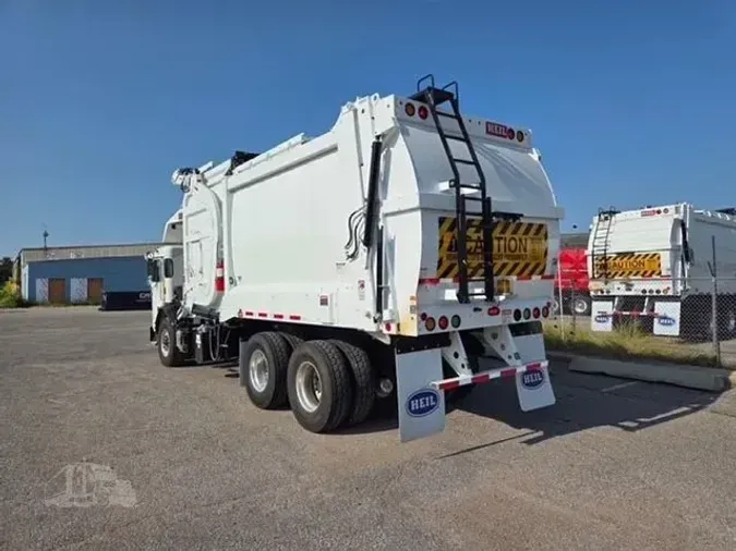2025 PETERBILT 520