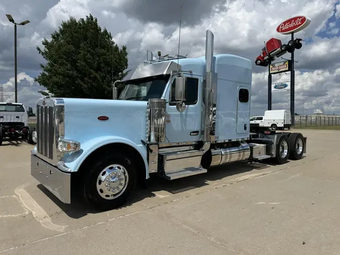 2025 Peterbilt 589791c7b5a3bde6296102575132f7aafe3