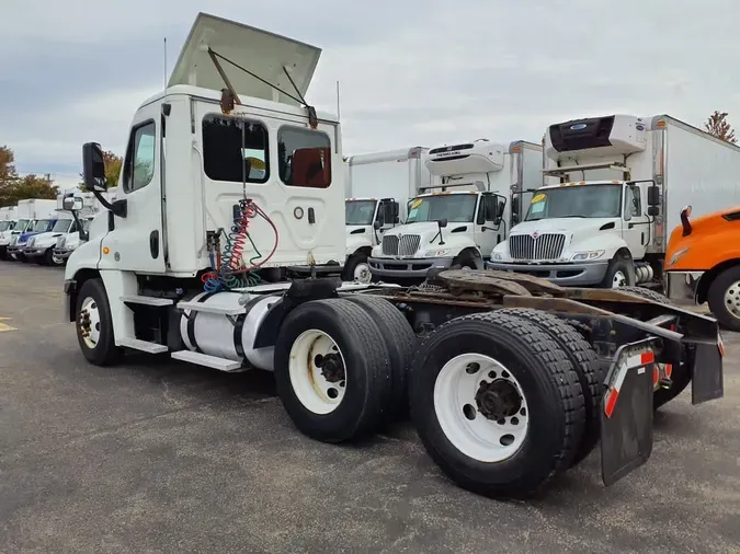 2019 FREIGHTLINER/MERCEDES CASCADIA 125