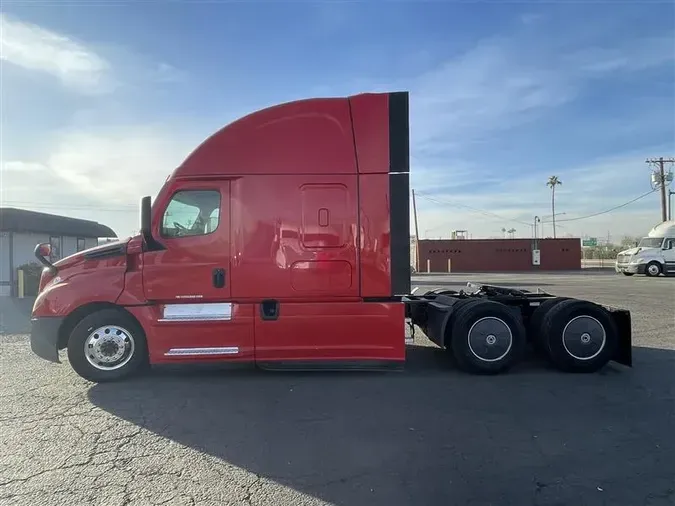 2022 FREIGHTLINER CA126