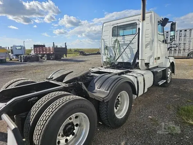 2012 VOLVO VNL64T300