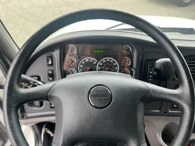 2024 Freightliner Business Class M2 106