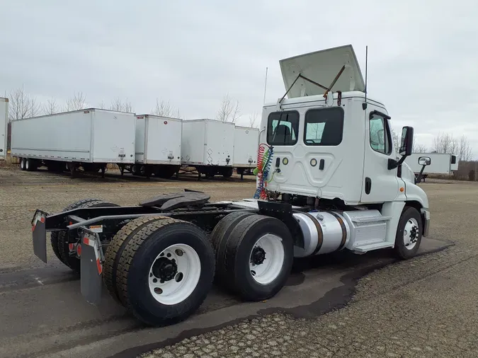 2019 FREIGHTLINER/MERCEDES CASCADIA 125