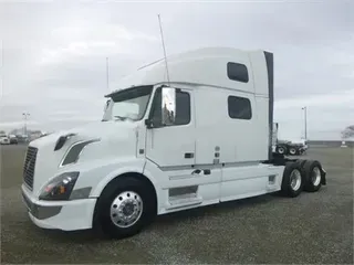 2018 VOLVO VNL780