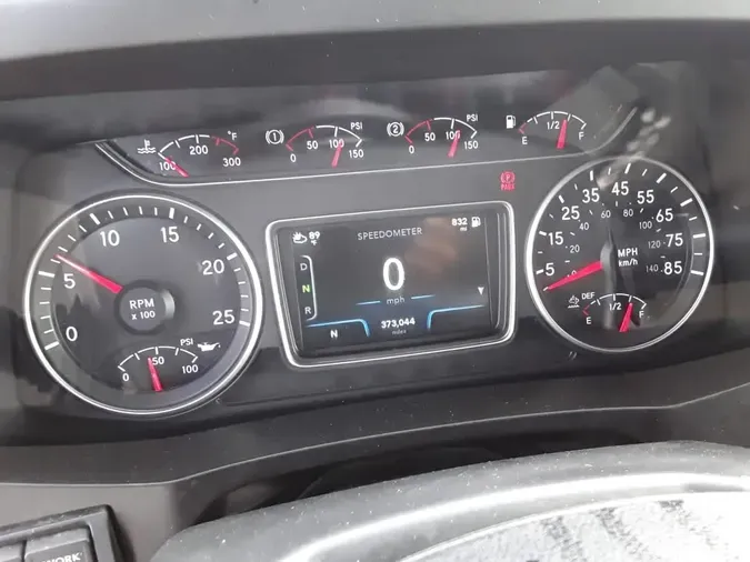 2019 NAVISTAR INTERNATIONAL LT625 SLPR CAB