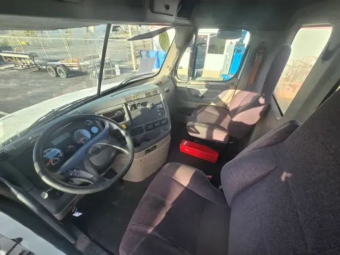 2019 FREIGHTLINER/MERCEDES CASCADIA 125