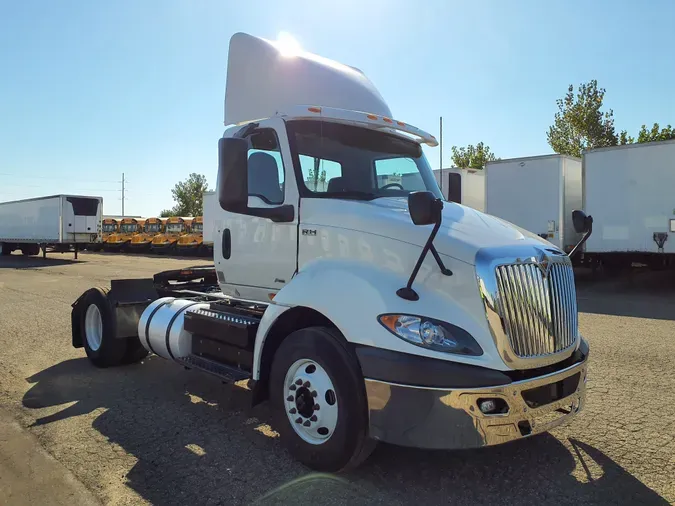 2019 NAVISTAR INTERNATIONAL RH613 DAYCAB S/A