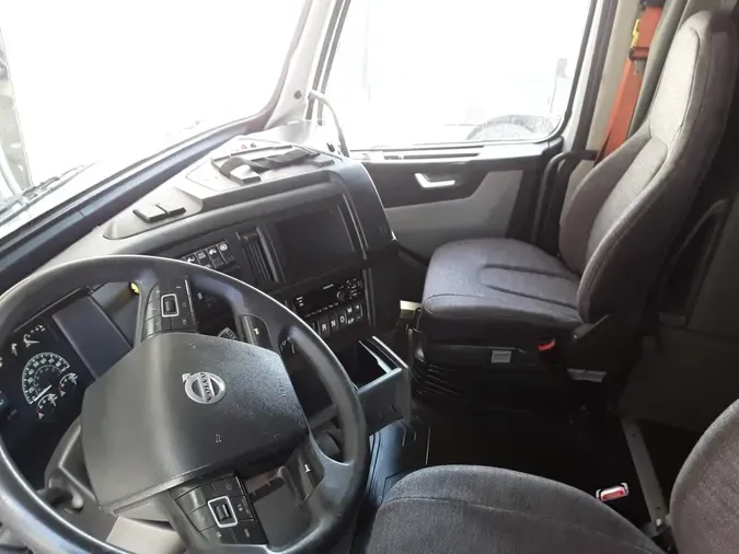 2020 VOLVO VNR64T-640