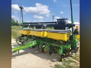 2006 John Deere 1750