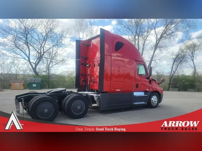 2021 FREIGHTLINER CA126