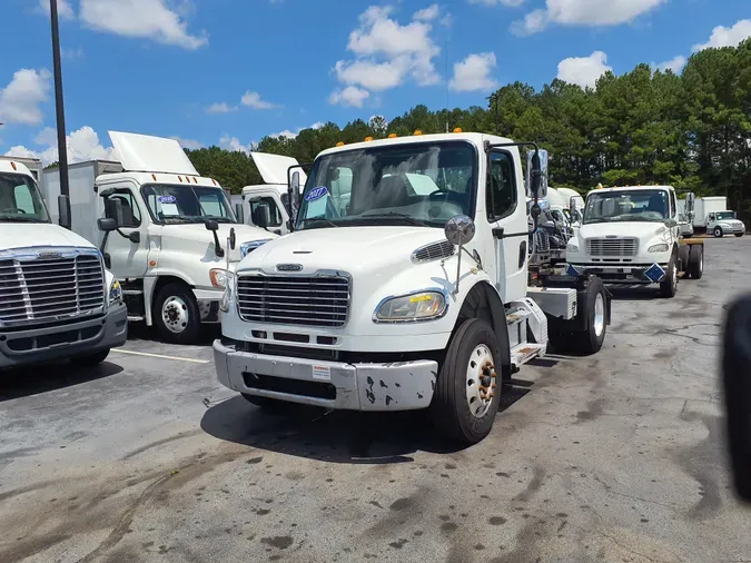 2017 FREIGHTLINER/MERCEDES M2 106