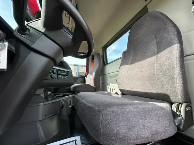 2022 VOLVO VNR30079370d2d1ddda3d081bcb594d15d5cb5