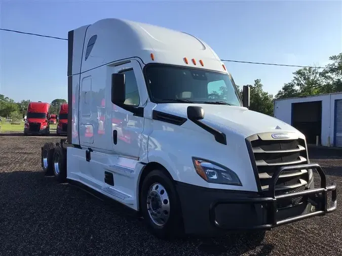 2021 FREIGHTLINER CA126