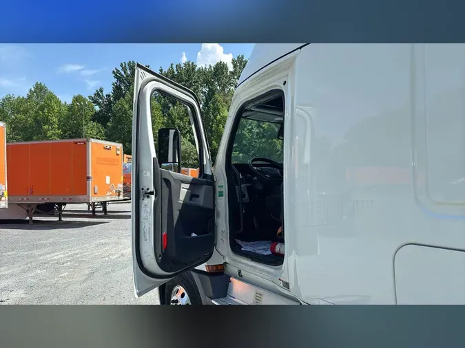 2021 Freightliner Cascadia 1267940186cf4e03145e89bd6f876919749