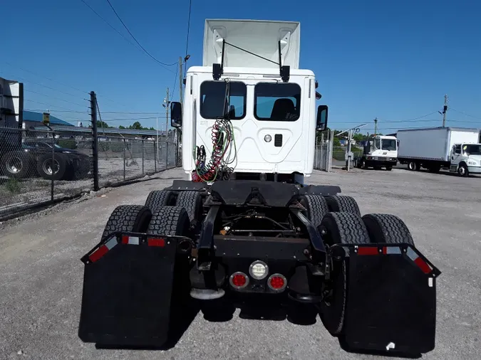 2015 FREIGHTLINER/MERCEDES CASCADIA 125