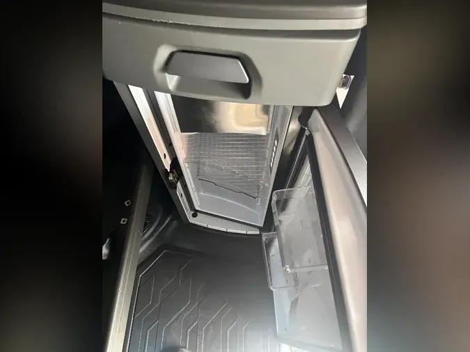 2024 VOLVO VNL64T760