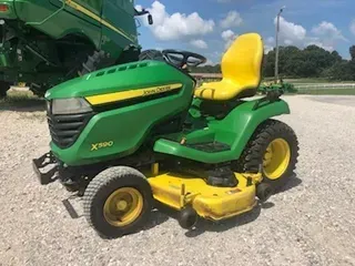 2017 John Deere X590