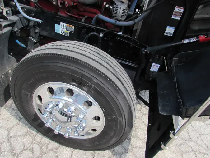 2024 Kenworth W990