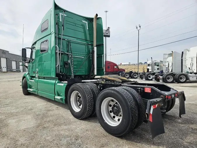 2020 VOLVO VNL64T860