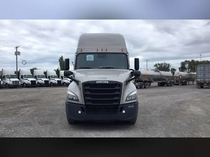 2023 Freightliner Cascadia 126