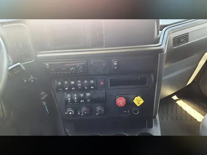 2020 NAVISTAR INTERNATIONAL LT625 SLPR CAB