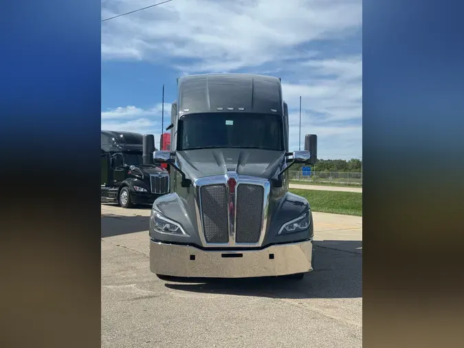 2024 KENWORTH T680794f5966360f95068642c8776f135d7a
